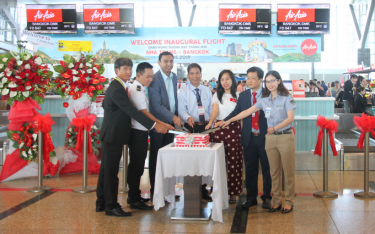 air-asia-khai-truong-duong-bay-thang-cam-ranh-bangkok